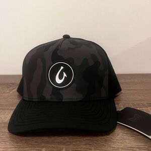 Melin x Olukai Odyssey hat black camo NWT